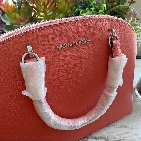 ‼️SOLD‼️ Michael Kors Satchel Bag in Grapefruit - Picture 3 of 12